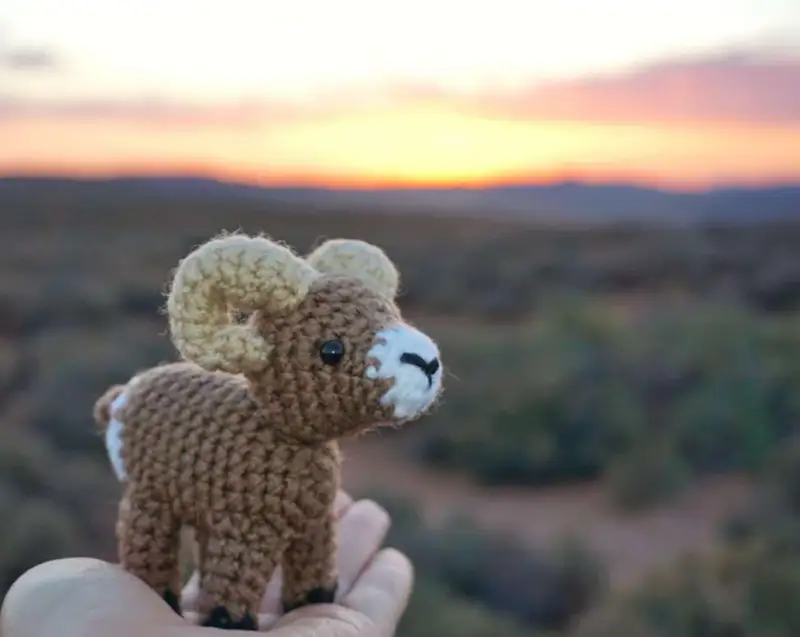 Complimentary Intermediate crochet pattern: Bobby the Bighorn Sheep Amigurumi Pattern - Simple to follow guide