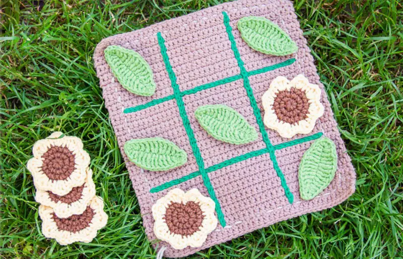 Complimentary Beginner Friendly crochet pattern: Sunflower Tic-Tac-Toe Crochet Pattern - Simple to follow guide