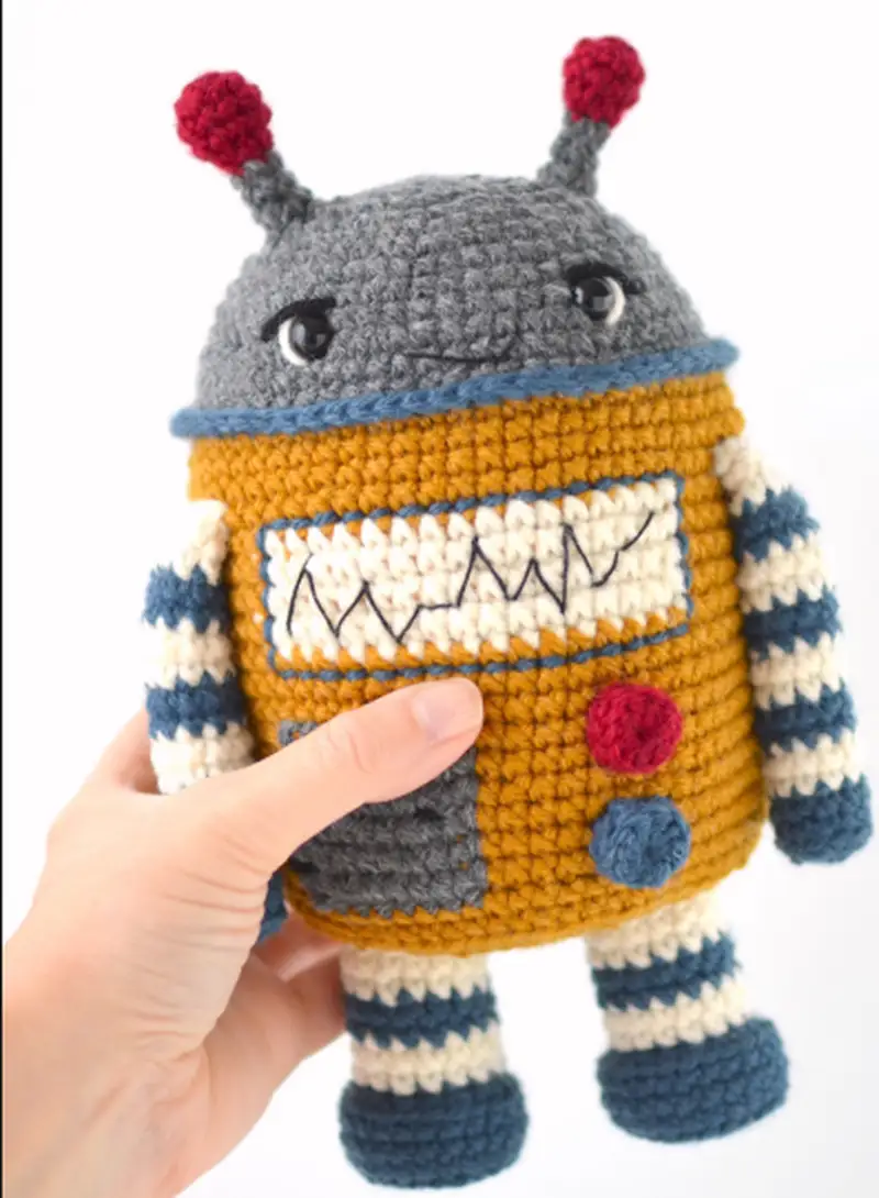 Complimentary Beginner Friendly crochet pattern: Pixie the Robot Amigurumi Pattern - Simple to follow guide