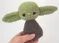 Baby Alien Amigurumi Pattern step 4 - final assembly and finishing