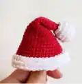 Christmas Hats for Mini Penguins Amigurumi Pattern step 4 - final assembly and finishing