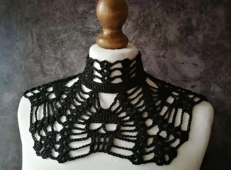 Complimentary Intermediate crochet pattern: Goth Victorian Neck Skull Crochet Pattern - Simple to follow guide