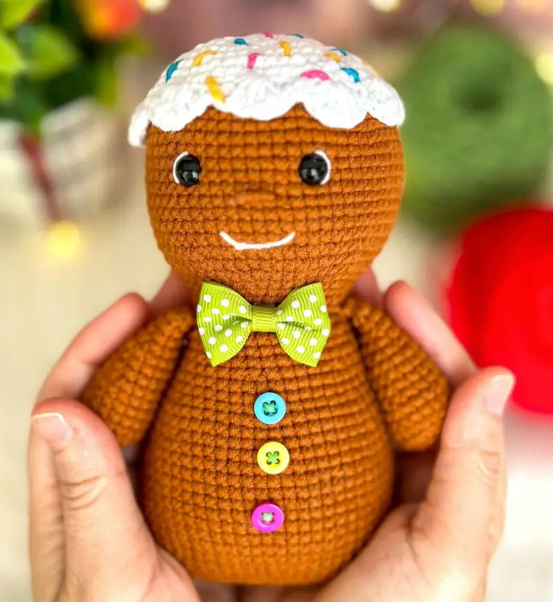 Complimentary Intermediate crochet pattern: Trio Gingerbread Amigurumi Pattern - Simple to follow guide