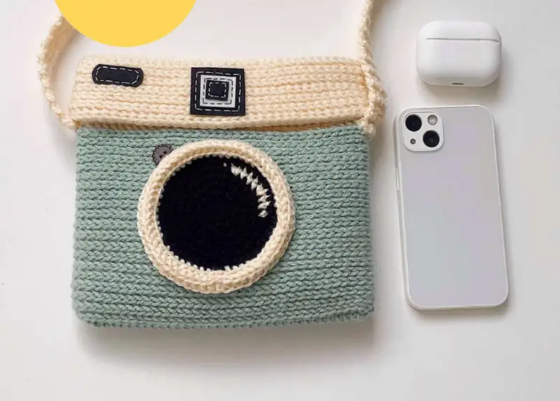 Complimentary Intermediate crochet pattern: The Camera Crochet Bag Pattern - Simple to follow guide
