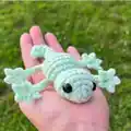 Twinkletoes Tiny Gecko Amigurumi Pattern step 2 - assembly progress