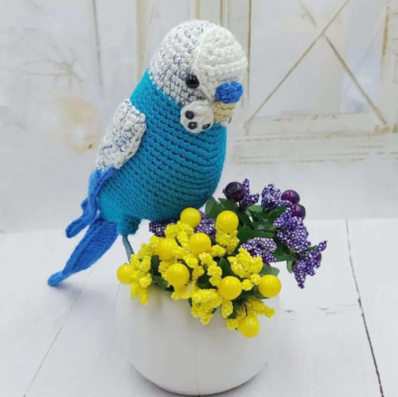 Quality crochet pattern: Budgerigar Bird Amigurumi Pattern - Advanced level guide with complete instructions