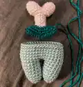 Among Us Crewmate Amigurumi Pattern step 4 - final assembly and finishing