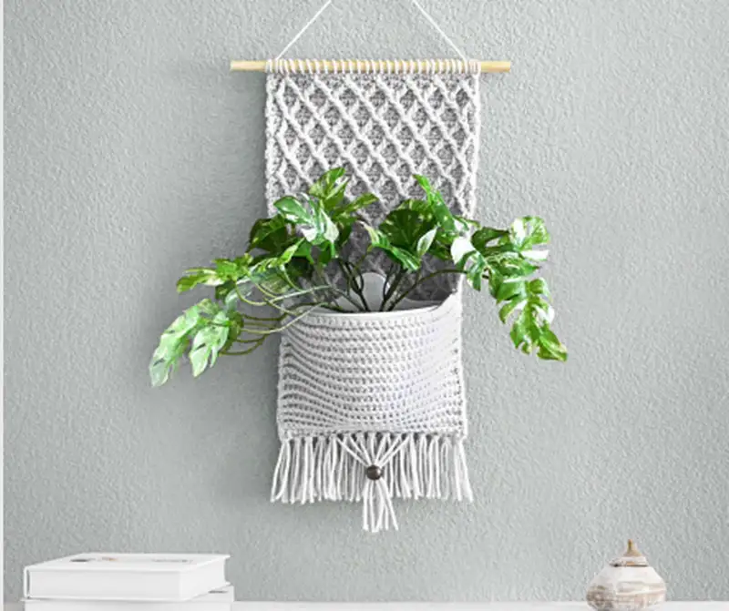 Complimentary Intermediate crochet pattern: Pocket Wall Hanging Pattern - Simple to follow guide