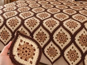 Crochet Granny Square Bedspread Pattern – Beautiful Brown & Cream Floral Blanket
